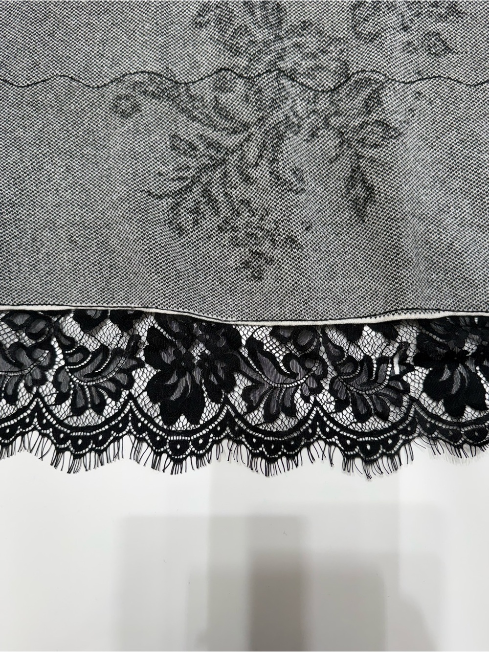 Chico's White Cardigan with Black Floral Lace Motif Size 0/Small - Picture 5 of 8